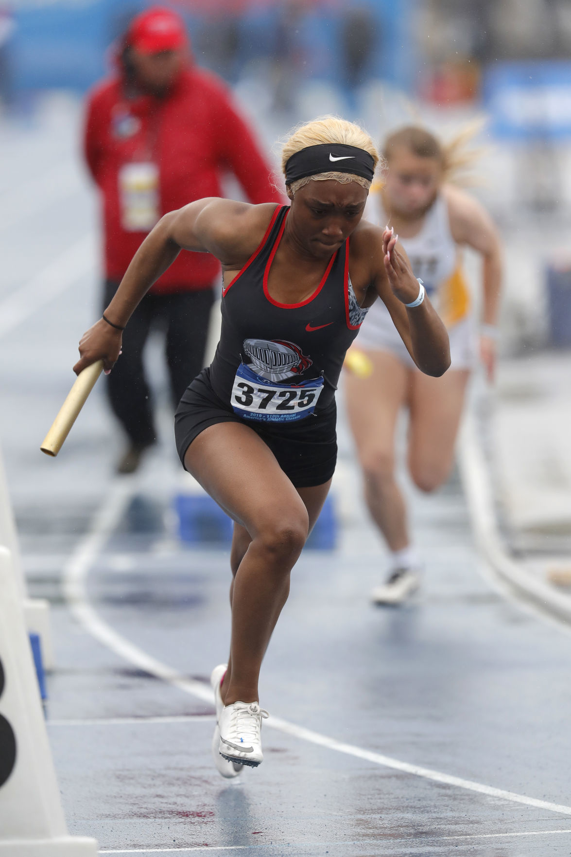042718mp-DrakeRelays-girls-4x100-3